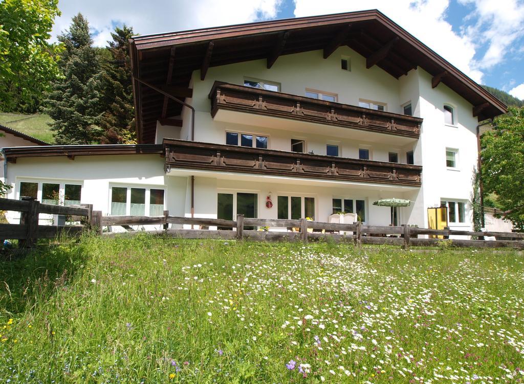 Ferienwohnung Mondial Neustift im Stubaital Exterior foto