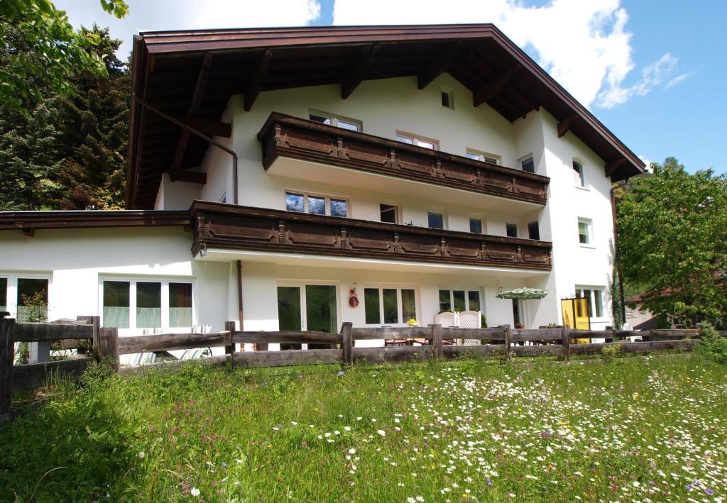 Ferienwohnung Mondial Neustift im Stubaital Exterior foto