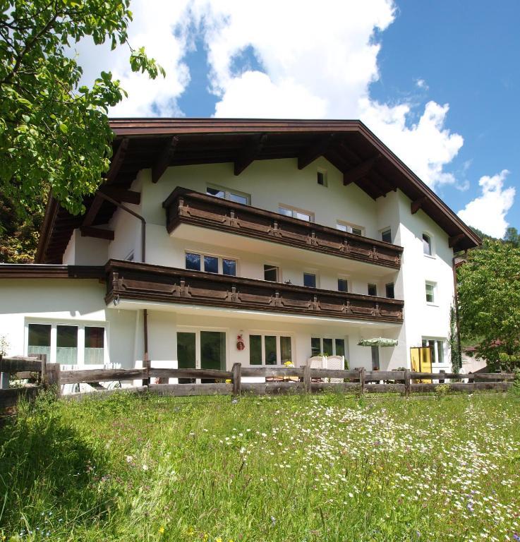 Ferienwohnung Mondial Neustift im Stubaital Exterior foto